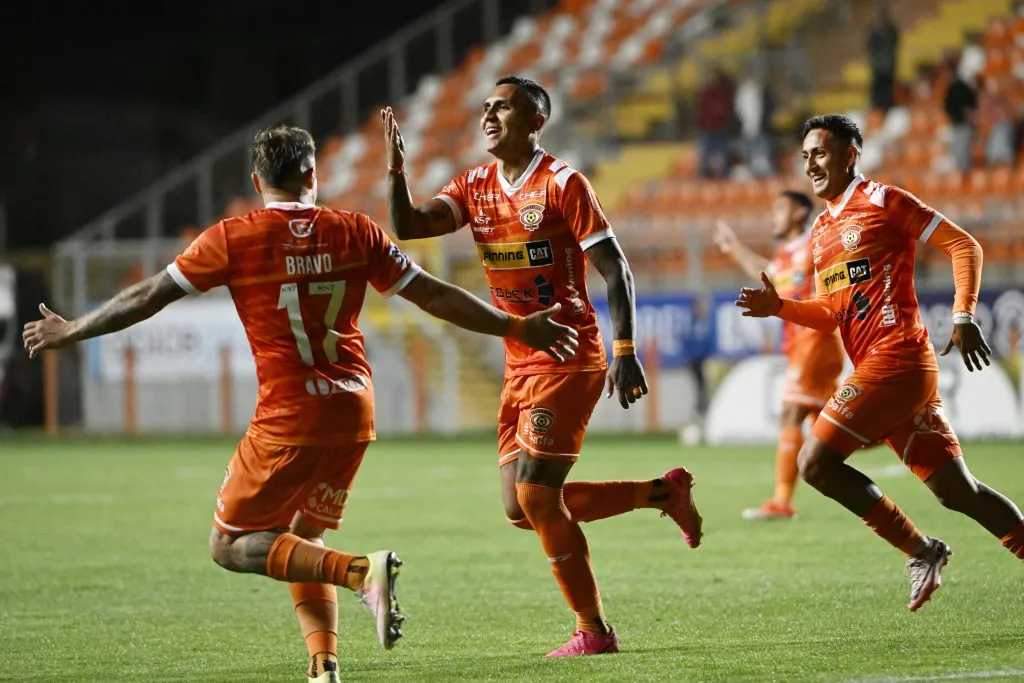 Juan Leiva abrió la cuenta en el Zorros del Desierto