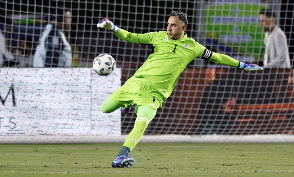 Keylor Navas habría sido ofrecido a Colo Colo. (Foto: Kevork Djansezian/Getty Images)