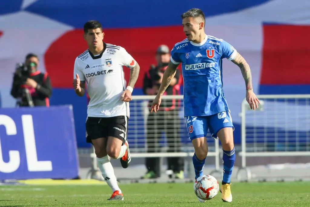 La U y Colo Colo pelean palmo a palmo por ser el nuevo monarca del fútbol chileno | FOTO: Jonnathan Oyarzun/Photosport