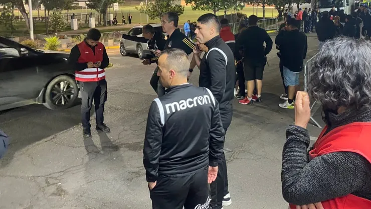 Colo Colo se hace cargo del robo a los árbitros en el Estadio Monumental. (Foto: Rodrigo Gómez)