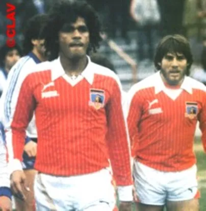 Camiseta roja de Colo Colo en los años ’80.