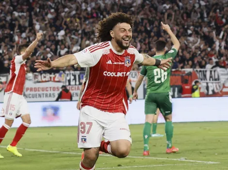 Fanático albo sorprende con canción dedicada al Peluca