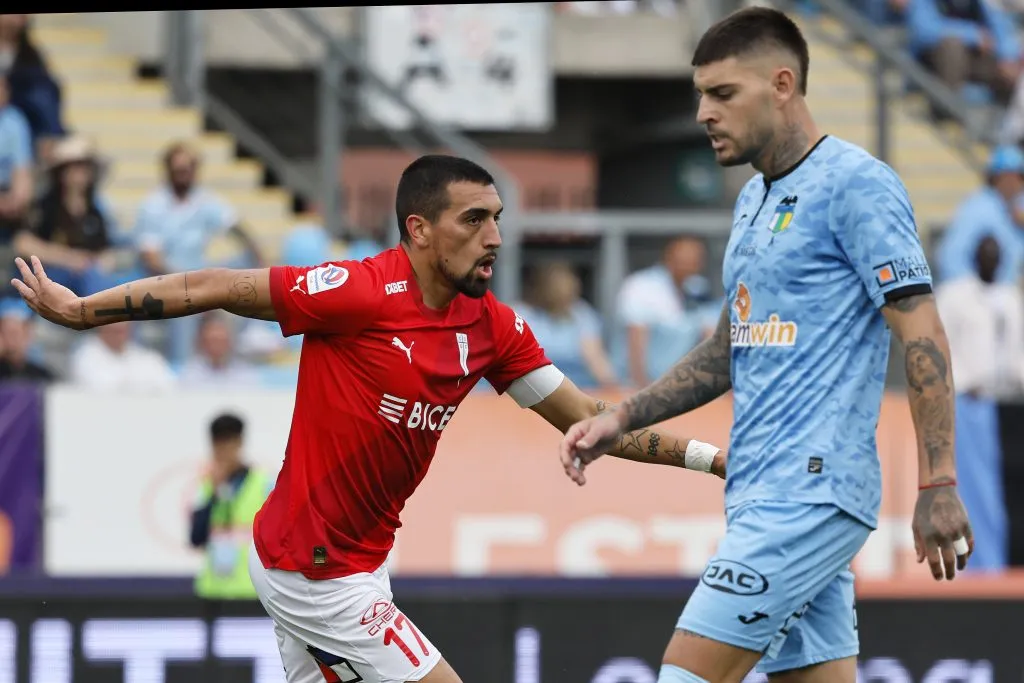 Branco Ampuero abrió la cuenta para la UC ante O’Higgins. (Foto: Andrés Pina/Photosport)