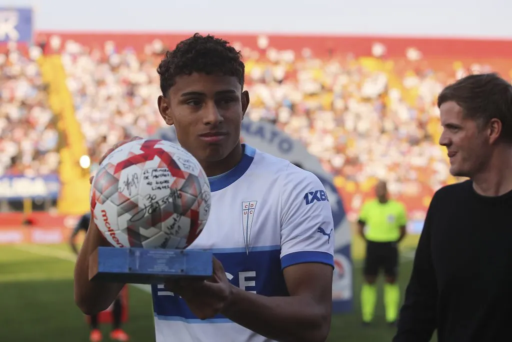 Jua Francisco Rossell asoma como titular para la visita de la UC a O’Higgins. (Foto: Pepe Alvújar/Photosport)