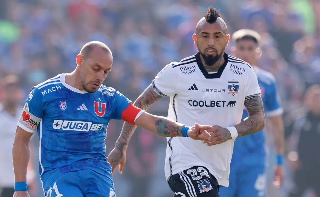 Colo Colo y Universidad de Chile siguen peleando palmo a palmo el título de campeón