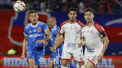 Universidad de Chile hace la tarea en el Nacional. (Foto: Photosport)