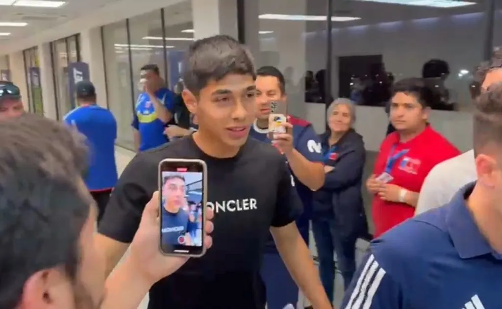 Darío Osorio asistió al Estadio Nacional para ver el partido de la U ante Unión La Calera. (Foto: Bolavip)