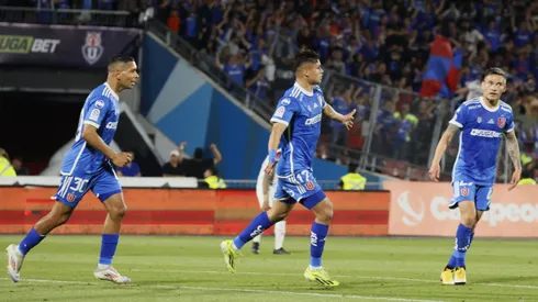 Fabián Hormazábal adelanta a Universidad de Chile ante Unión La Calera.