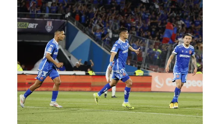 Fabián Hormazábal adelanta a Universidad de Chile ante Unión La Calera.