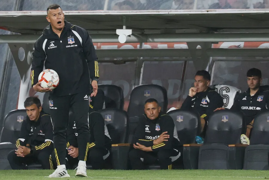 Almirón podría meter cambios ante Audax en la formación titular. | Foto: Photosport