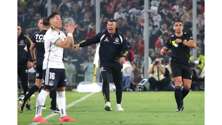 Jorge Almirón fue expulsado en el duelo entre Colo Colo y Universidad Católica.