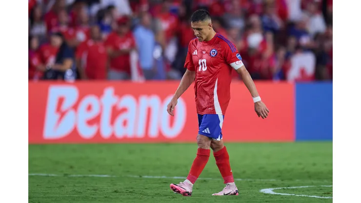 Alexis Sánchez sigue esperando para volver a la acción en La Roja.