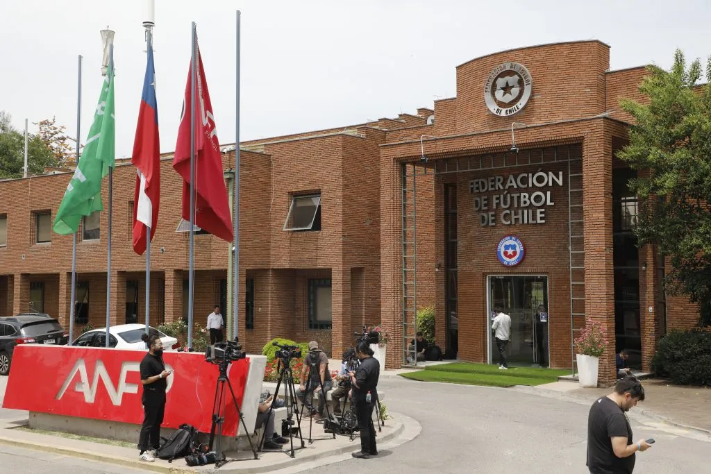 Romai Ugarte reporta que en la ANFP hay molestia con Colo Colo. (Foto: Photosport)