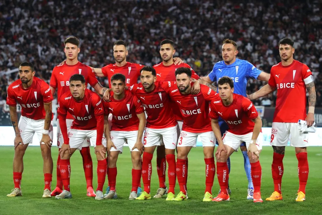 Universidad Católica no pudo ante Colo Colo en el Monumental. (Foto: Photosport)