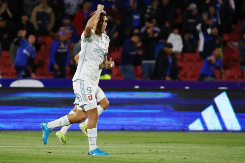 Fernández, es una de las ausencias de la U (Photosport)