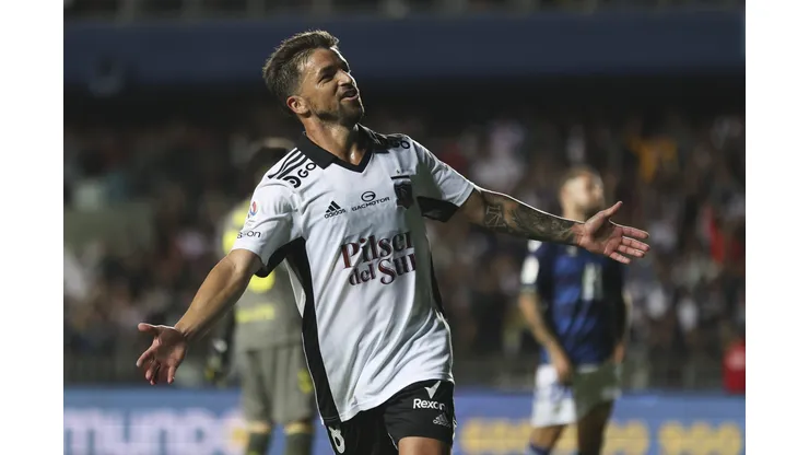 Los hinchas de Colo Colo están enfurecidos con Gabriel Costa.