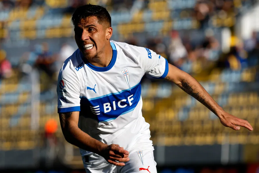 César Pinares vuelve a la titularidad en la UC (Photosport)