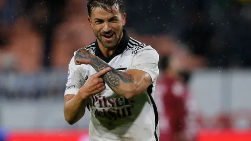 Los hinchas de Colo Colo colgaron un lienzo con un curioso mensaje. ¿Fue para Gabriel Costa?