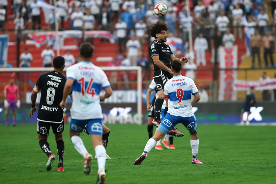 La UC y Colo Colo se enfrentan hoy en el Estadio Monumental. | Foto: Photosport