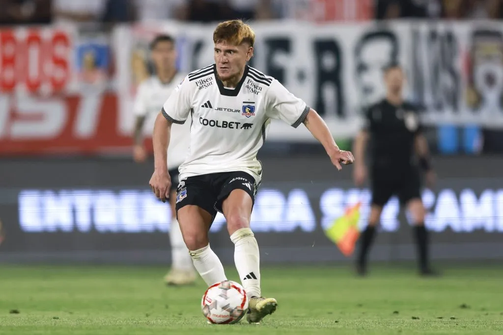Leonardo Gil es la única duda en la formación de Colo Colo para enfrentar a la UC. (Foto: Felipe Zanca/Photosport)