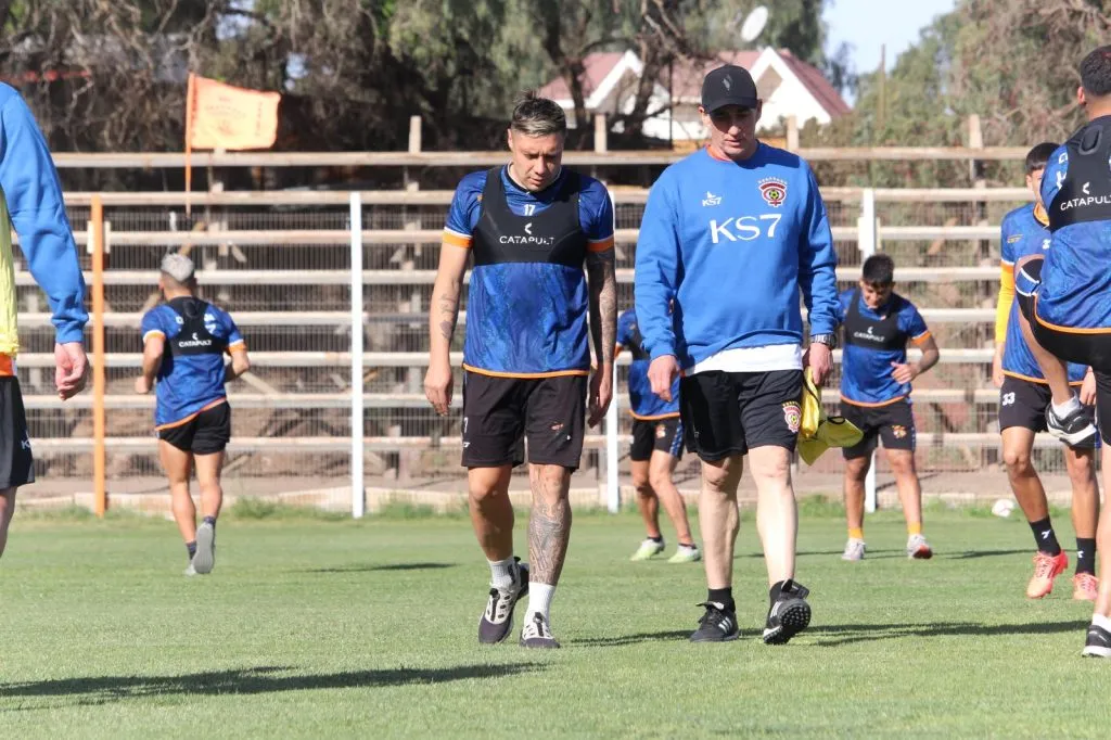 César Bravo en el primer entrenamiento con Cobreloa.