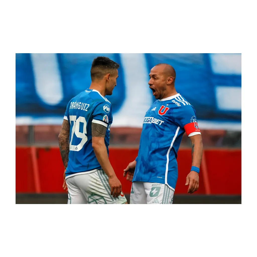 Díaz, Aránguiz y Assadi: El mediocampo soñado de la U (Photosport)