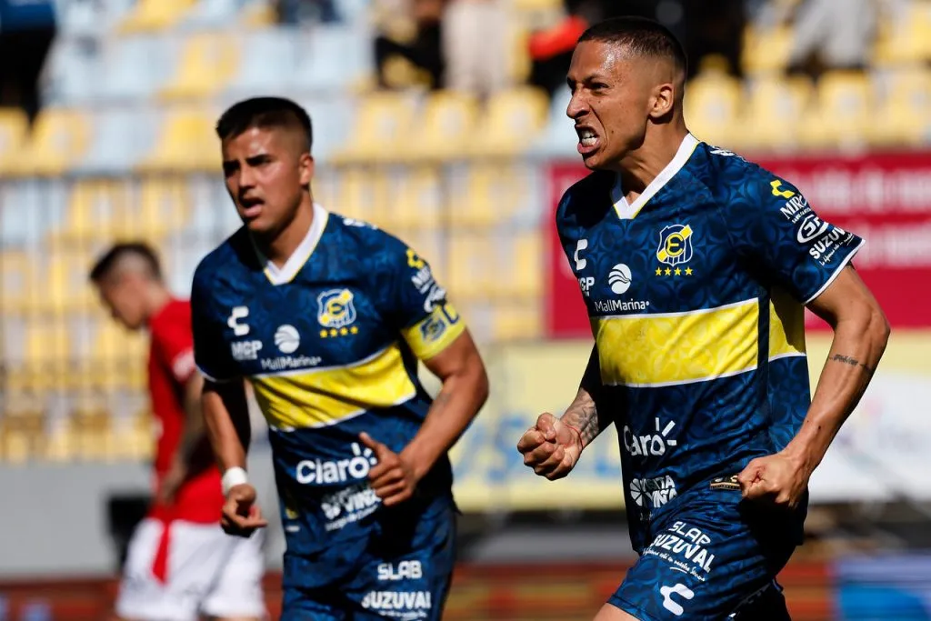 Olmos le da el ok a estos tres posibles fichajes en la UC | Foto: Photosport