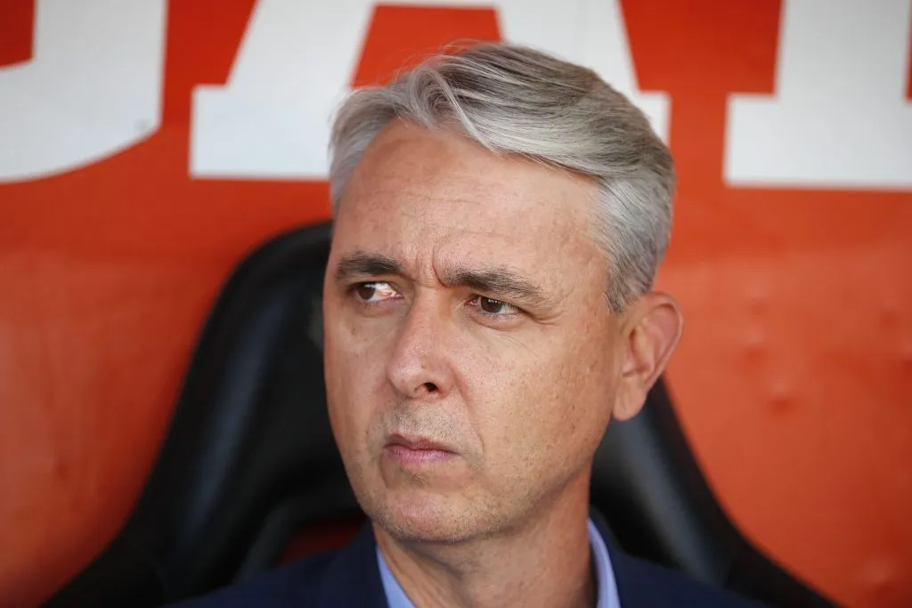 Osvaldo Hurtado siente que debe haber molestia en Tiago Nunes. (Foto: Photosport)