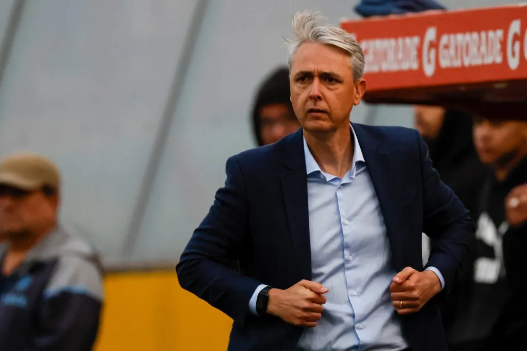 Nunes no está para nada contento con la dirigencia de la UC | Foto: Photosport