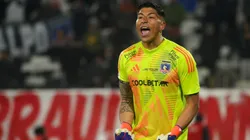 Histórico albo le raya la cancha a Cortés