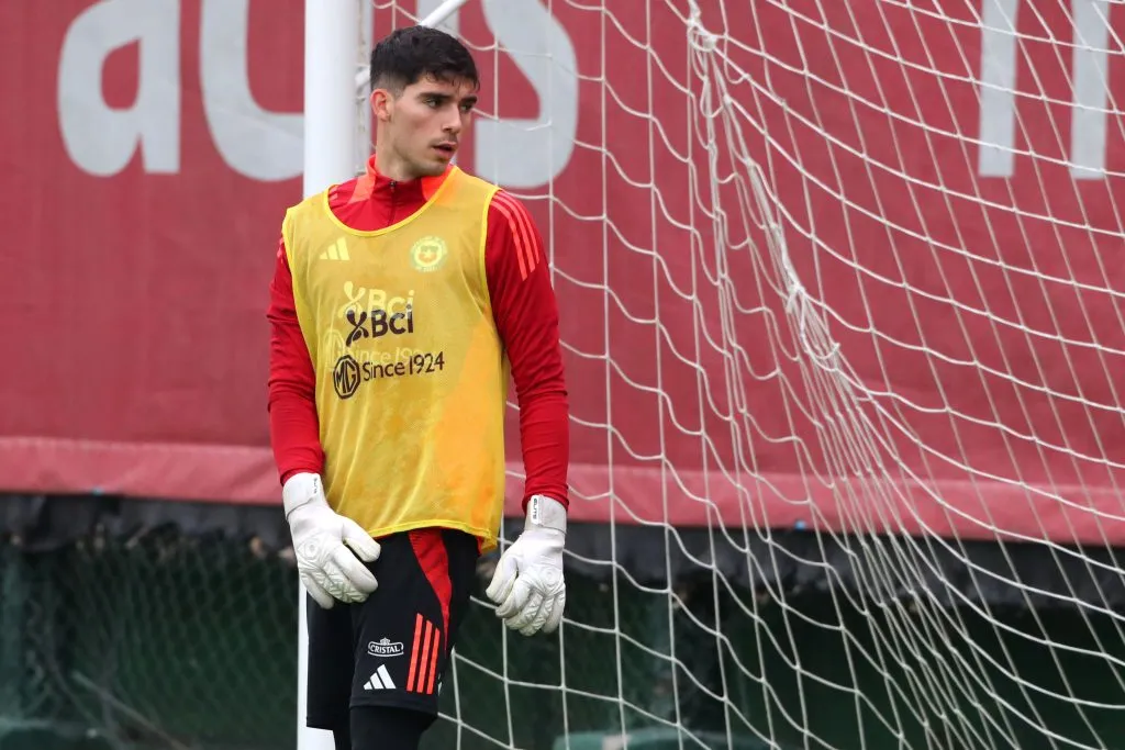 Juan Cristóbal Guarello postuló el nombre de Vicente Reyes para Colo Colo.