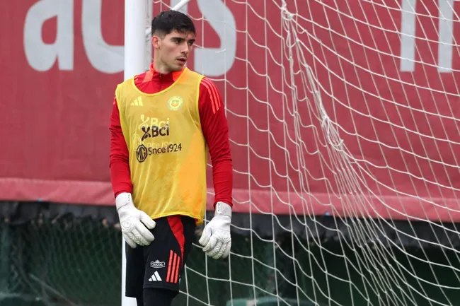 Vicente Reyes tendrá una breve estadía en el Peterborough United.