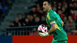 Claudio Bravo aclara la situación sobre una posible vuelta al fútbol. (Foto: Photosport)