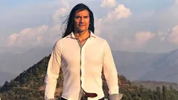 Gabriel Mendoza encara a Óscar Ruggeri.