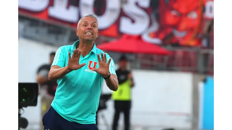 Carlos Heller reconoce el trabajo de Gustavo Álvarez.