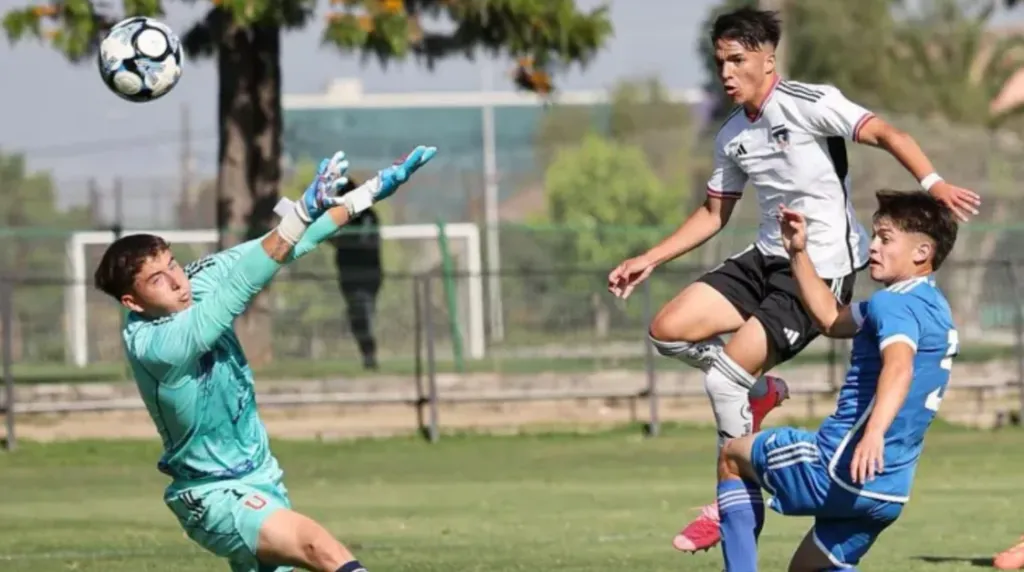 El Cacique goleó al Romántico Viajero en la Sub 18: | FOTO: Colo Colo