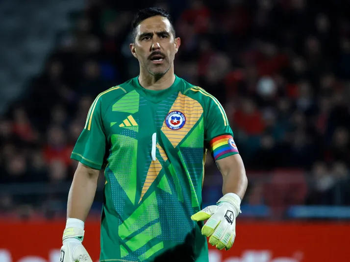 El Bichi Borghi se ilusiona con Claudio Bravo en Colo Colo