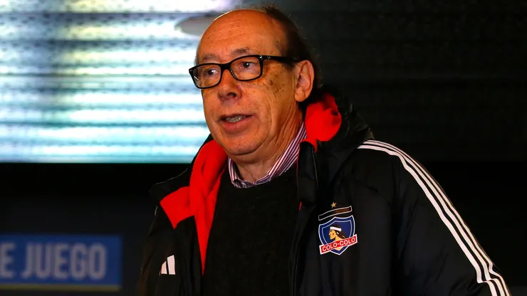 Alfredo Stöhwing se refiere a tres jugadores que aún no renuevan en Colo Colo. (Foto: Photosport)