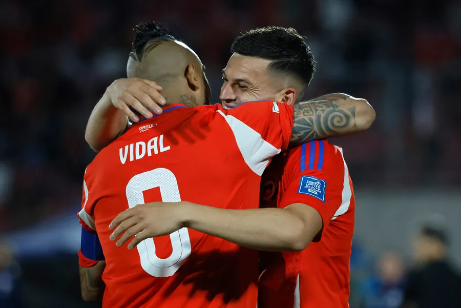 Cepeda se vistió de crack en La Roja. | Foto: Photosport