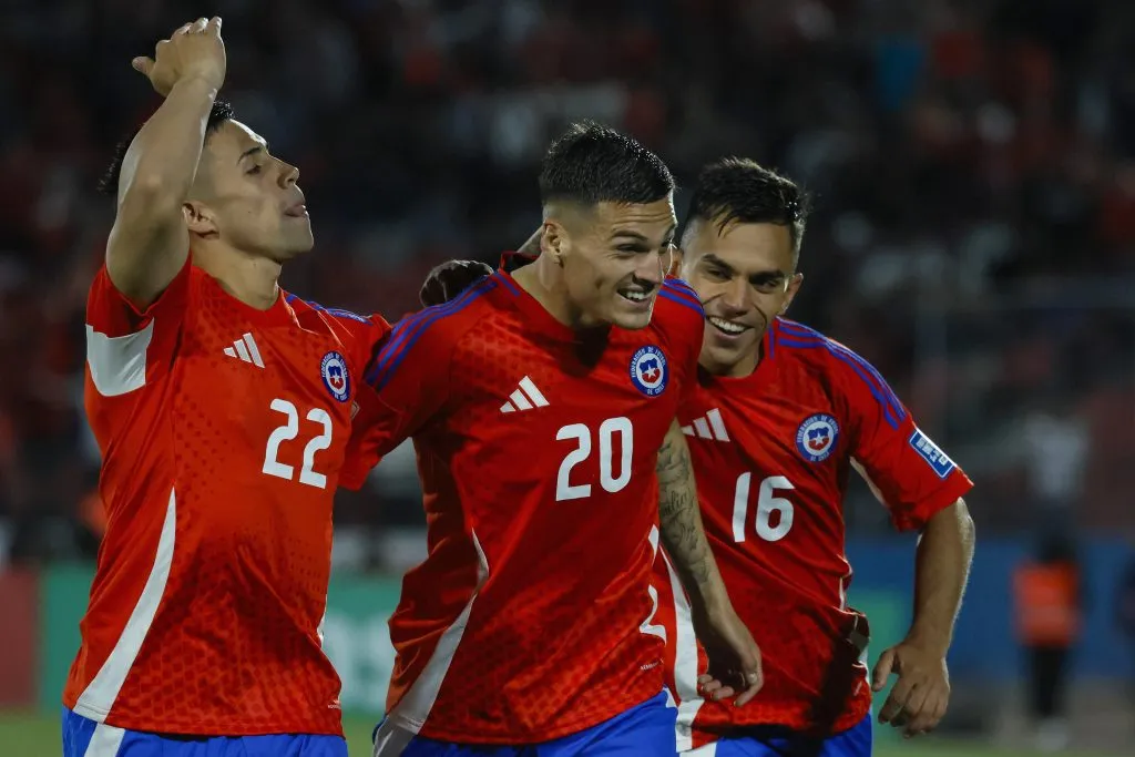 Los goles de Cepeda hicieron levantarse de sus asientos a los hinchas chilenos | FOTO: Andres Pina/Photosport