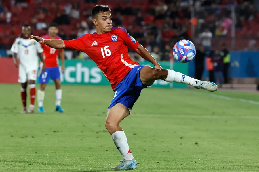Vicente Pizarro estuvo a un alto nivel ante Venezuela. | Foto: Photosport