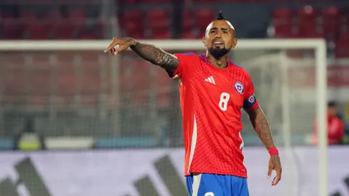 Vidal lanza dardos a dos exjugadores de la Selección Chilena.
