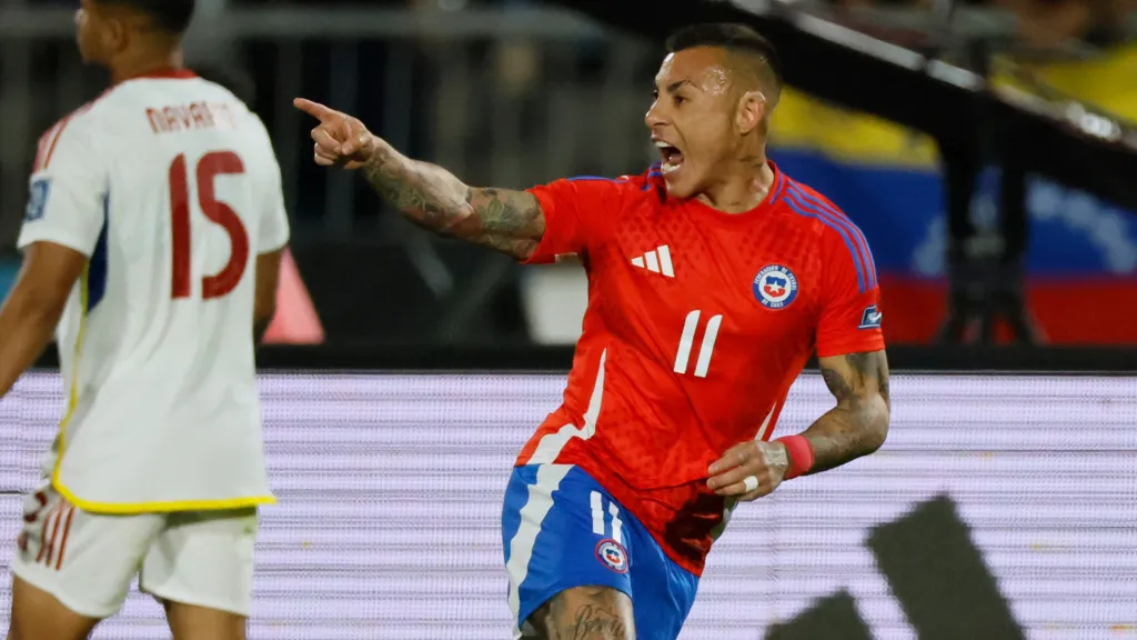 Eduardo Vargas no tiene definido su futuro. Por el momento, no tiene ofertas concretas en Brasil.