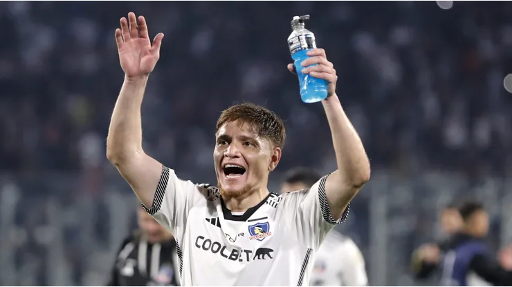 La emotiva y cariñosa despedida de Leo Gil en Colo Colo.