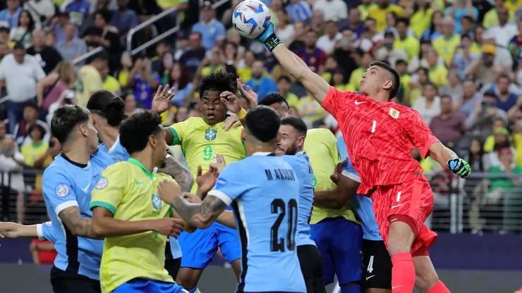 Brasil y Uruguay, promesa de buen fútbol.