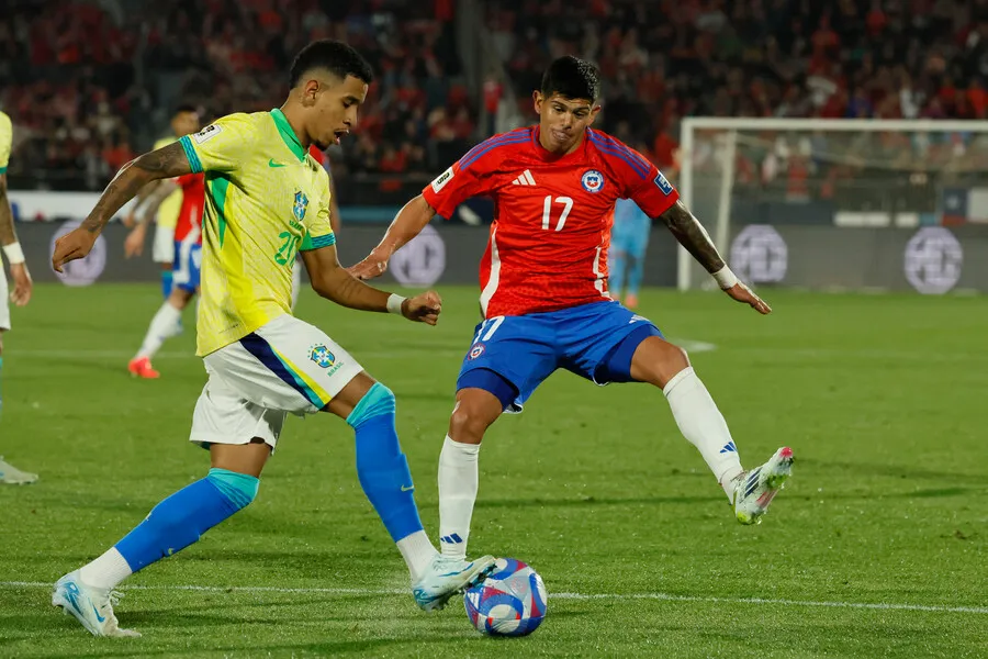De Tezanos quiere a Pavez en el mediocampo. | Foto: Photosport