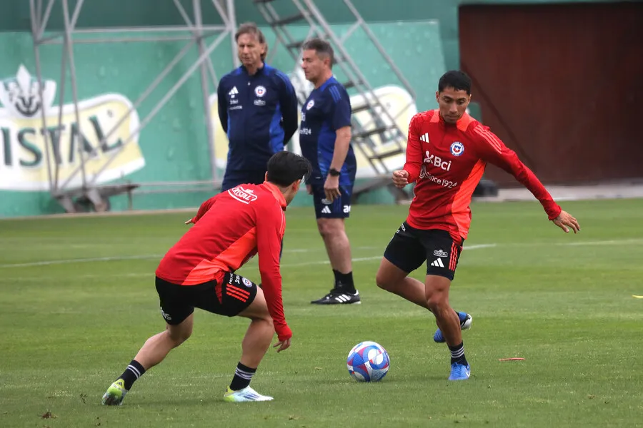 Cabral espera por su chance. | Foto: Photosport