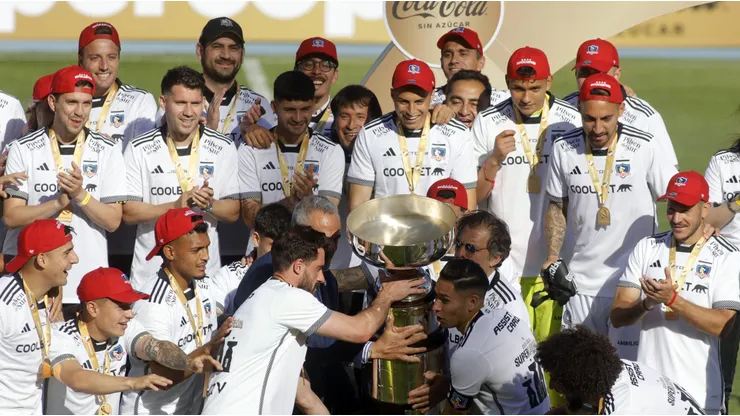 Colo Colo vivirá clave reunión para definir renovaciones del plantel.