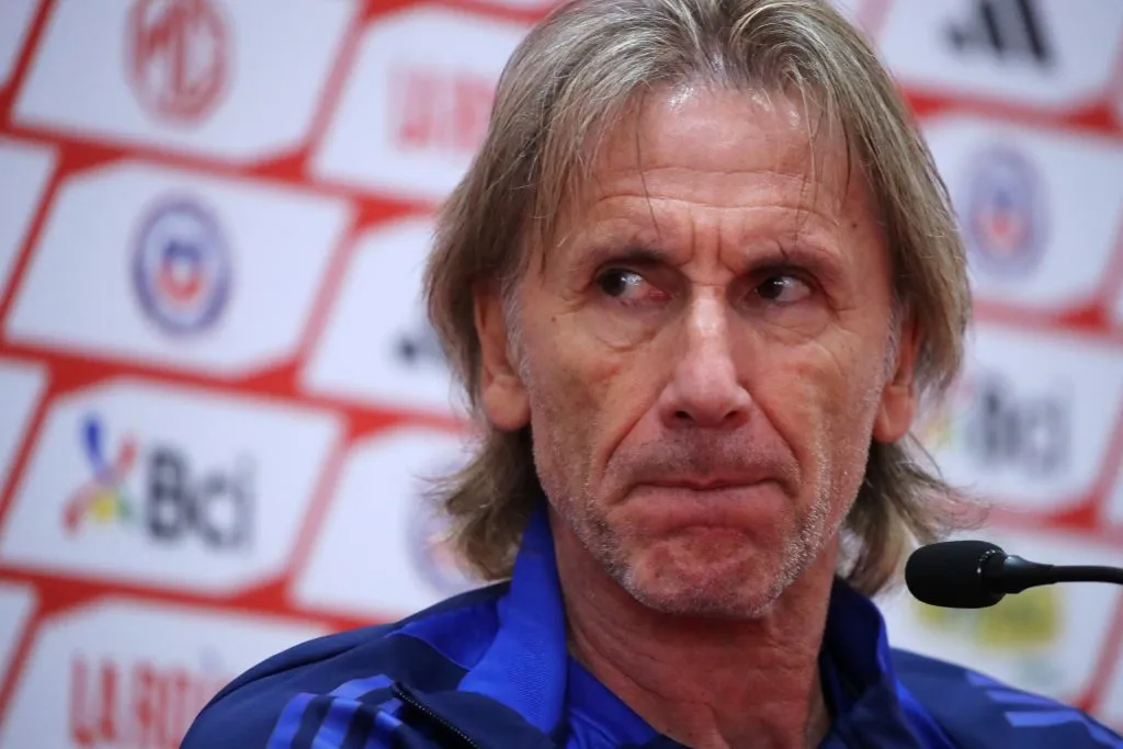Ricardo Gareca en conferencia de prensa. (Foto: Photosport)