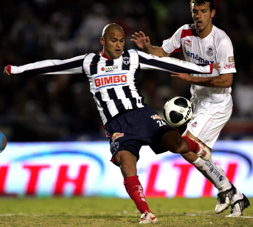 Humberto Suazo en su paso por el Monterrey. (Foto: Imago)